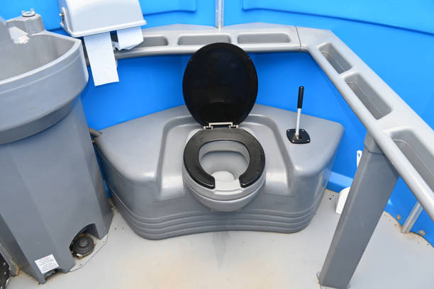 Portable Toilet Options We Offer in Parkersburg, IA